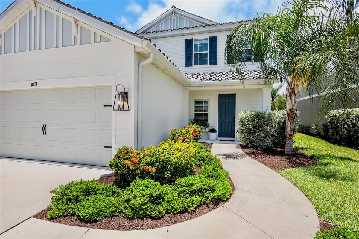 10113 CANAVERAL CIRCLE — photo 2 of 42