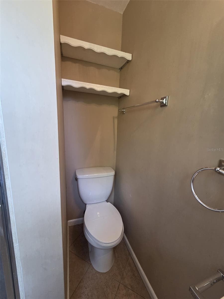 2077 DRUID ROAD — photo 33 of 47