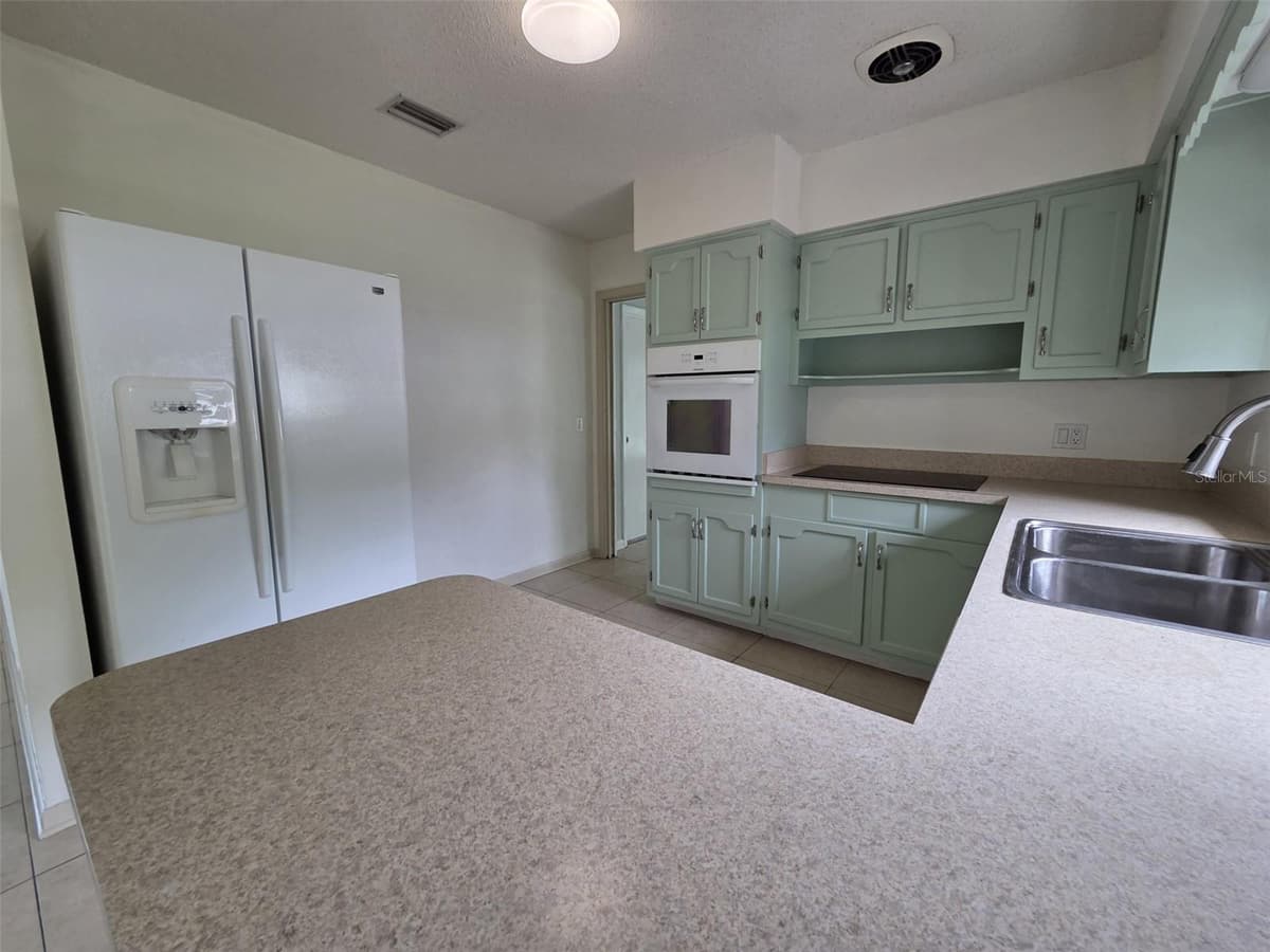 2077 DRUID ROAD — photo 13 of 47