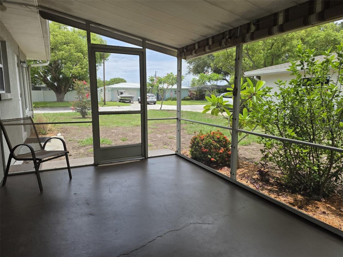 2077 DRUID ROAD — photo 41 of 47