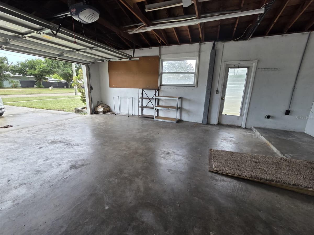 2077 DRUID ROAD — photo 44 of 47
