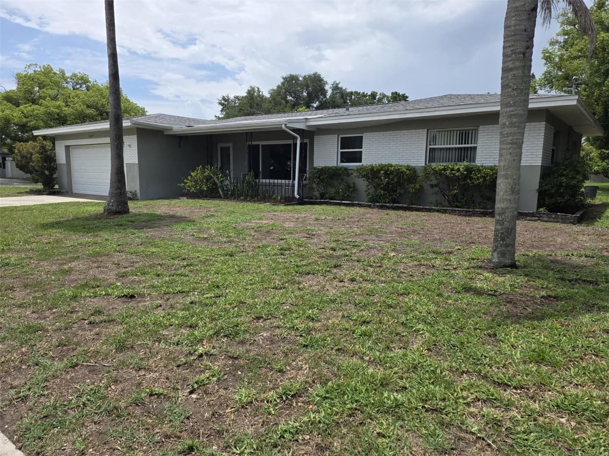 2077 DRUID ROAD — photo 3 of 47