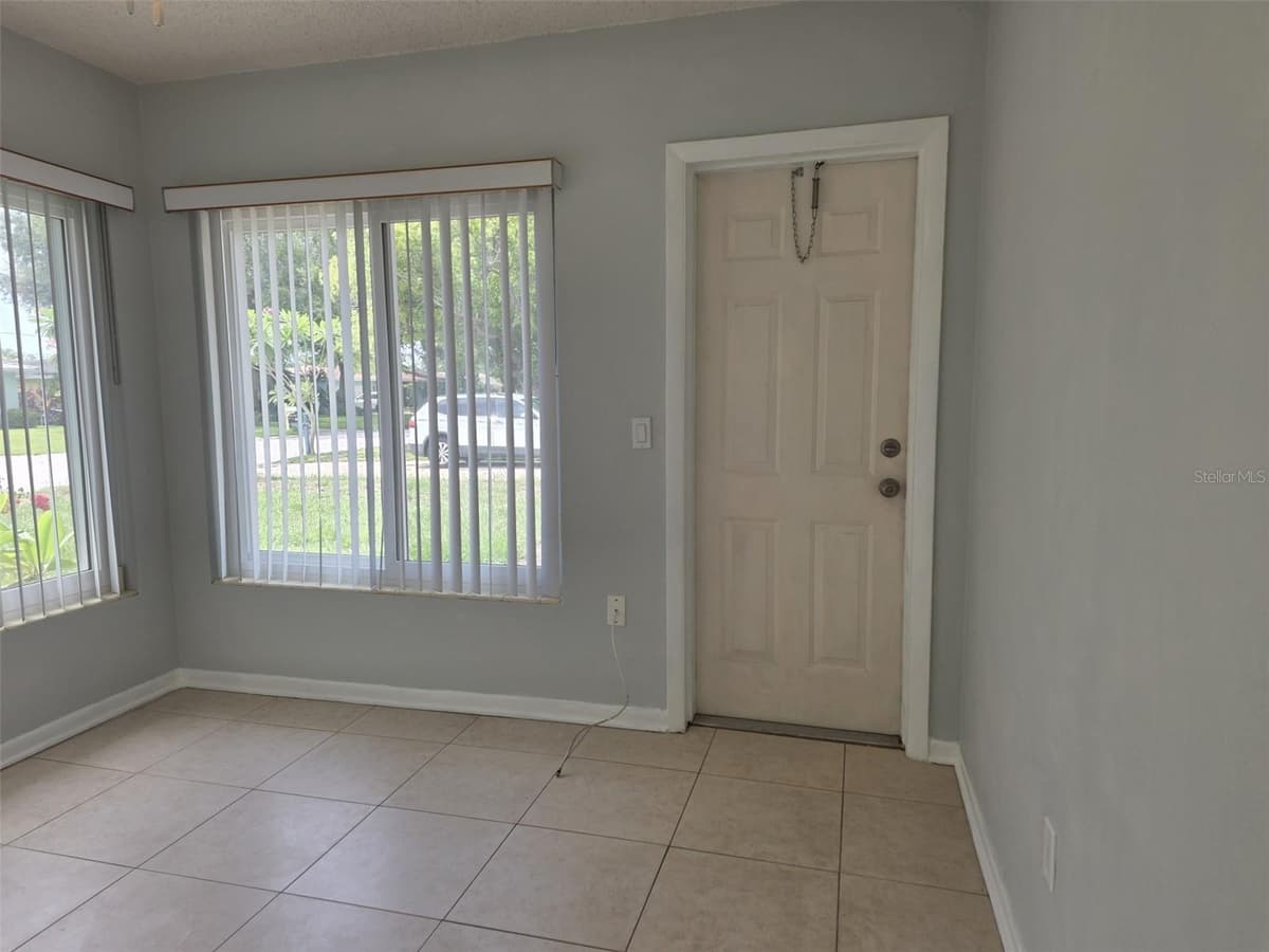 2077 DRUID ROAD — photo 17 of 47