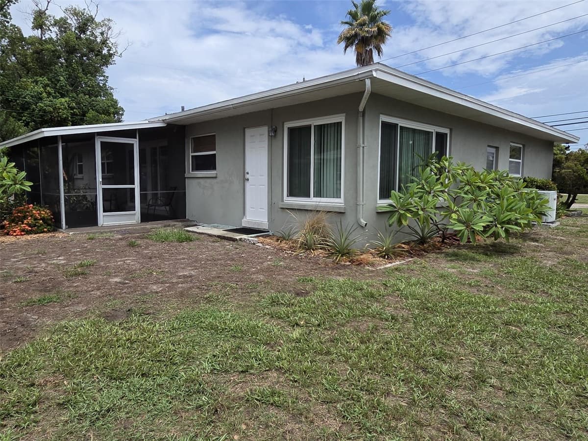 2077 DRUID ROAD — photo 4 of 47