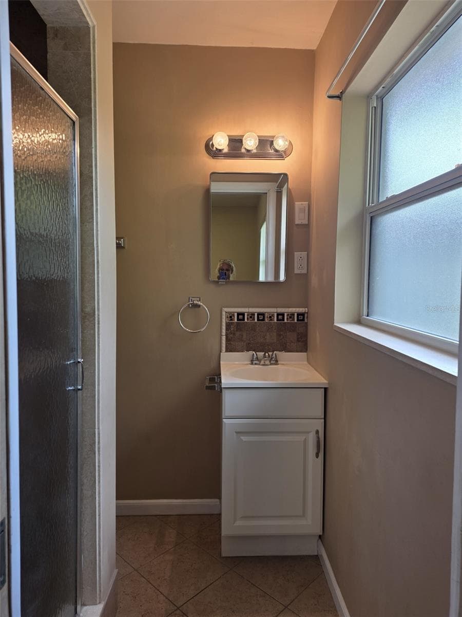 2077 DRUID ROAD — photo 32 of 47