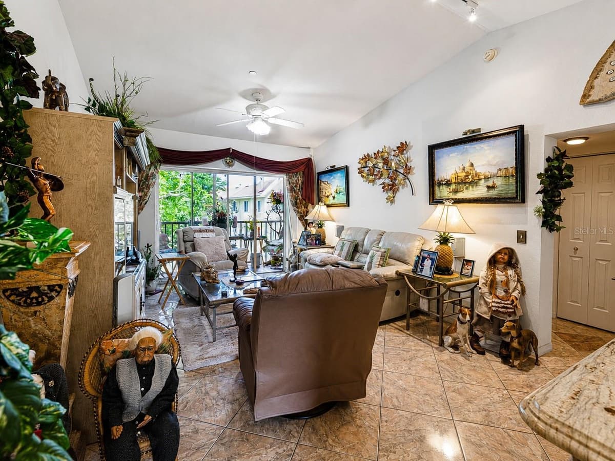 8294 KEY ROYAL CIRCLE — photo 10 of 41