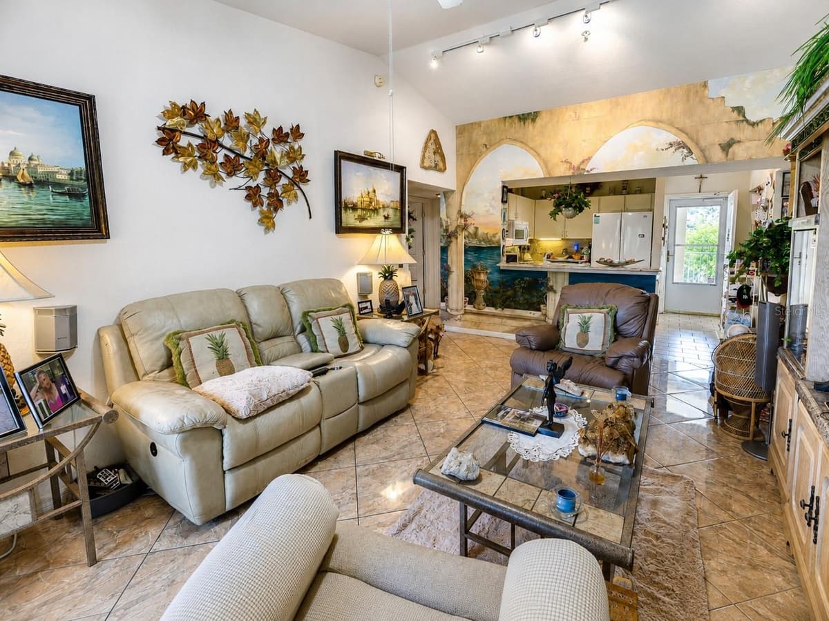 8294 KEY ROYAL CIRCLE — photo 12 of 41