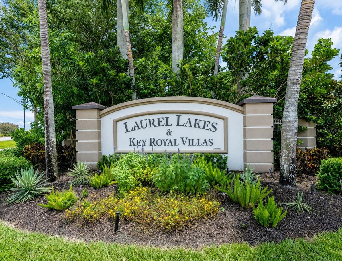 8294 KEY ROYAL CIRCLE — photo 2 of 41