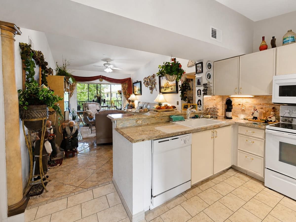 8294 KEY ROYAL CIRCLE — photo 3 of 41