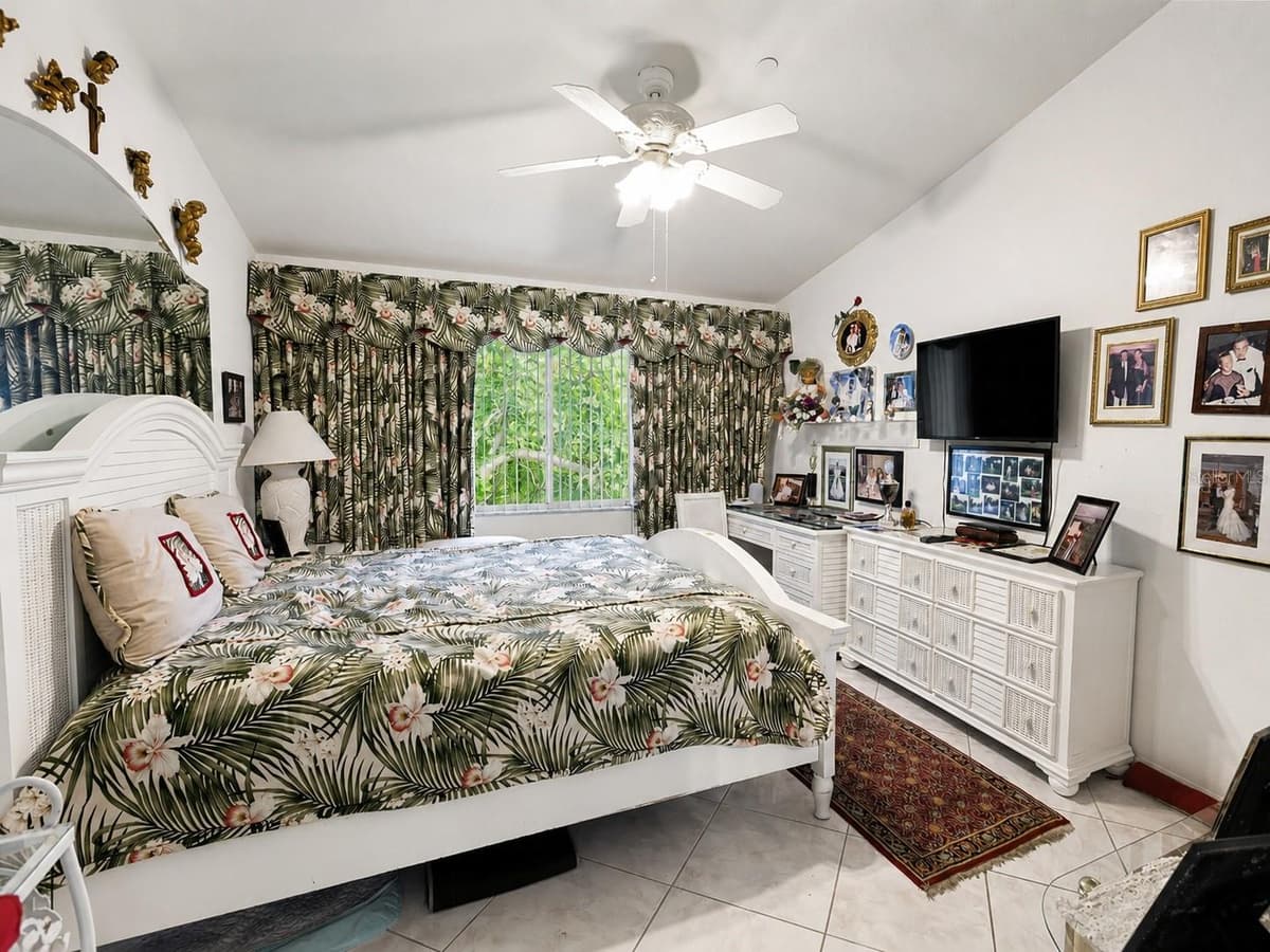 8294 KEY ROYAL CIRCLE — photo 18 of 41