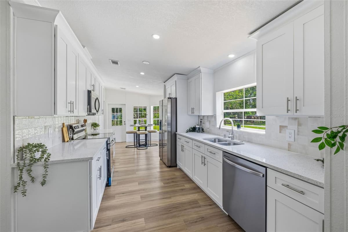 5005 SUGAR OAK LANE — photo 10 of 30