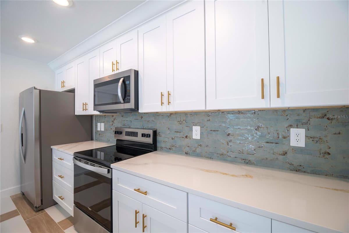 4570 WINDEE AVENUE — photo 35 of 50