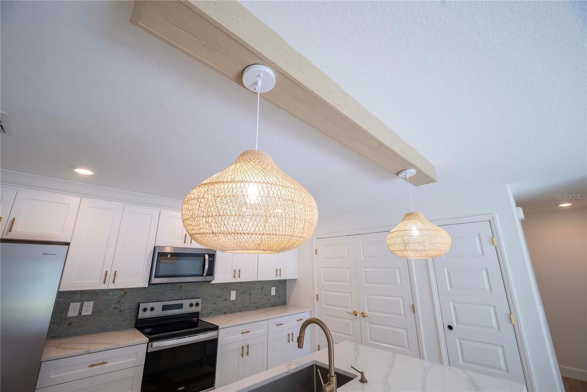 4570 WINDEE AVENUE — photo 34 of 50