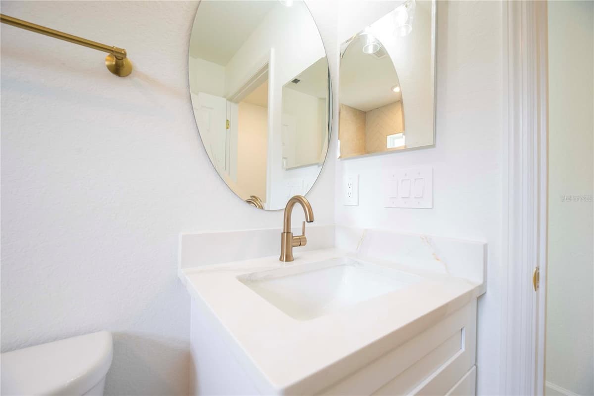 4570 WINDEE AVENUE — photo 43 of 50