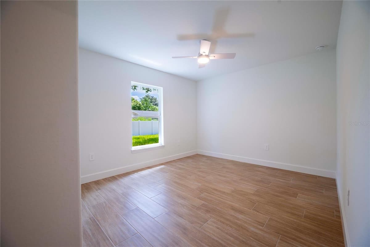 4570 WINDEE AVENUE — photo 24 of 50