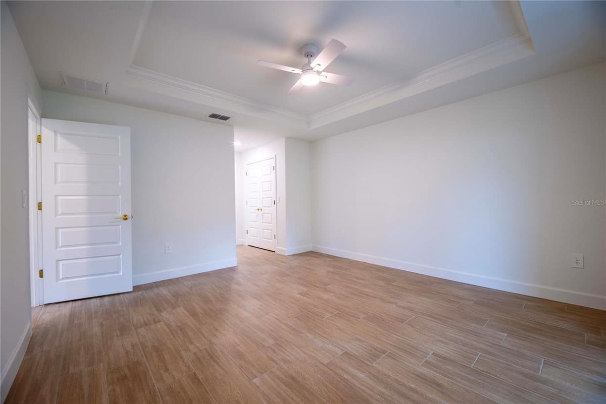 4570 WINDEE AVENUE — photo 23 of 50