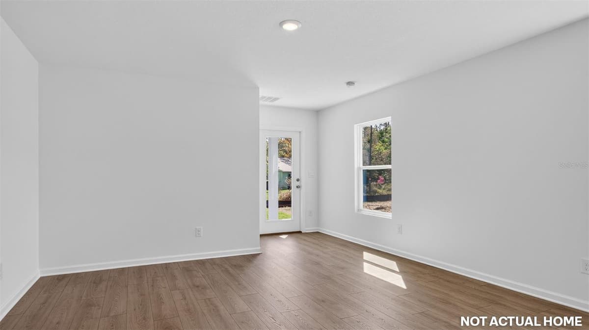 21 FLAGSTICK LANE — photo 12 of 58
