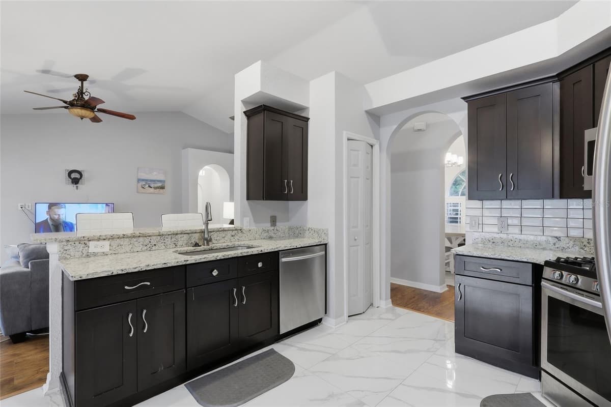 2208 KATANA PLACE — photo 16 of 39