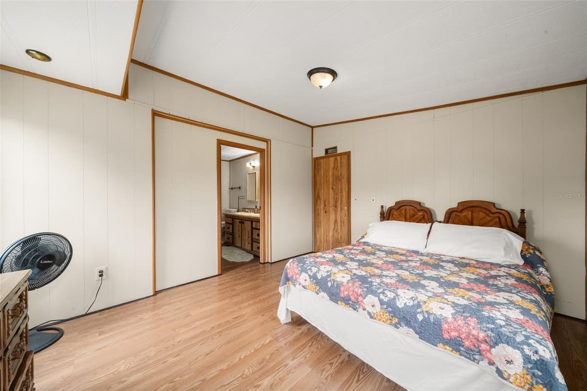 906 WHATLEY COURT — photo 17 of 54
