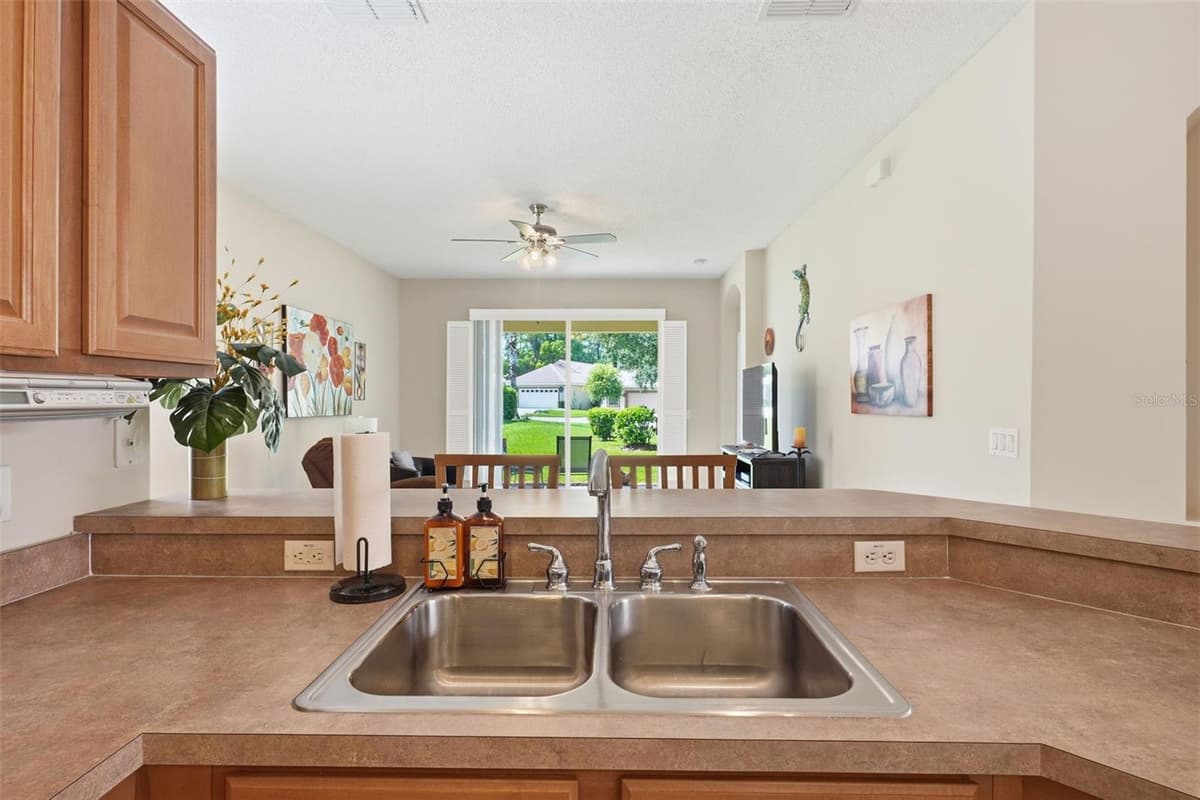 9076 SAINT ANDREWS WAY — photo 18 of 52