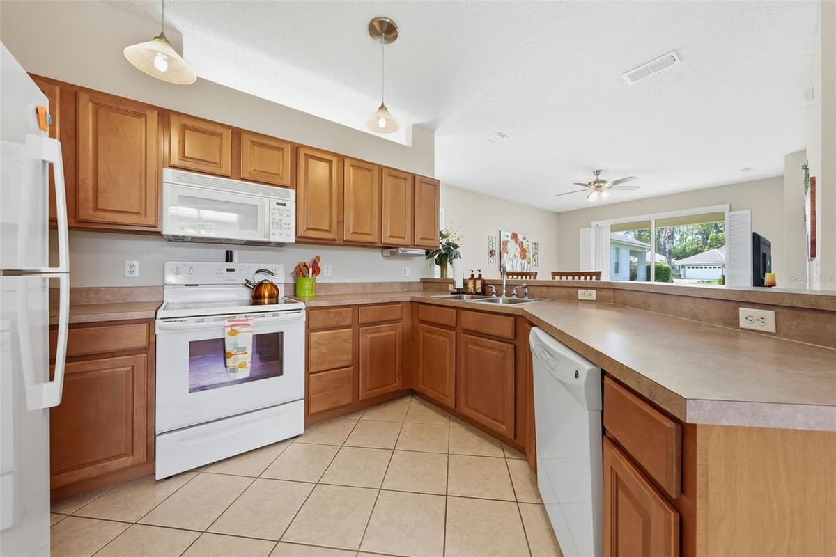 9076 SAINT ANDREWS WAY — photo 15 of 52
