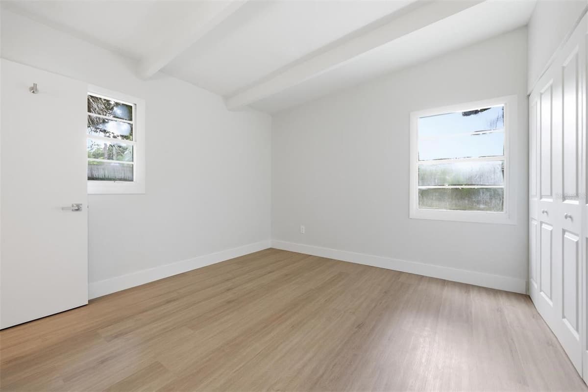 2832 11TH TERRACE — photo 37 of 51