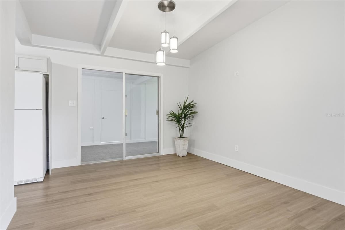 2832 11TH TERRACE — photo 8 of 51