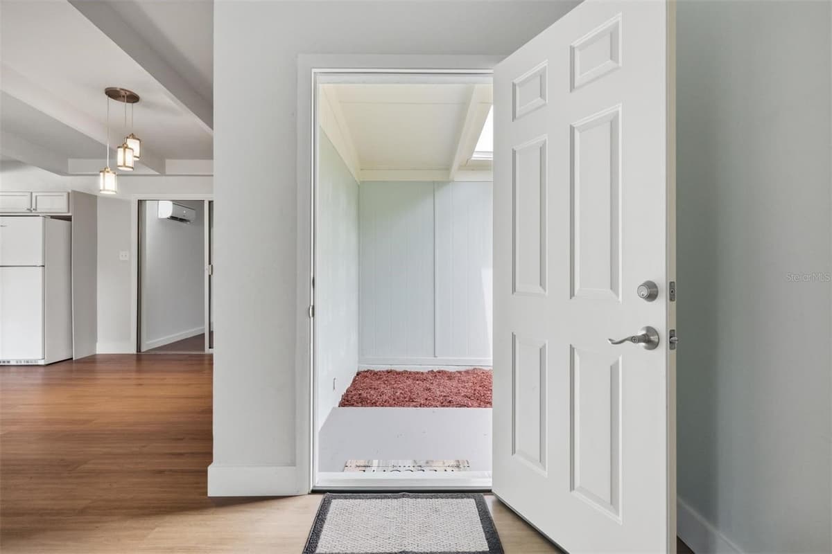 2832 11TH TERRACE — photo 5 of 51