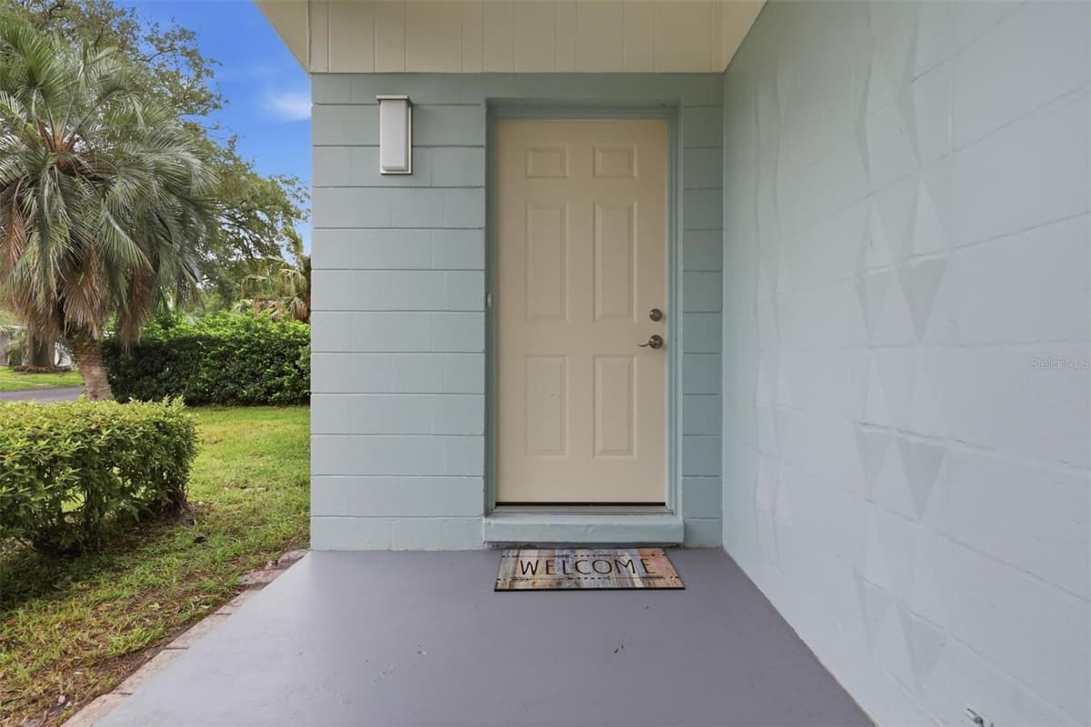 2832 11TH TERRACE — photo 3 of 51