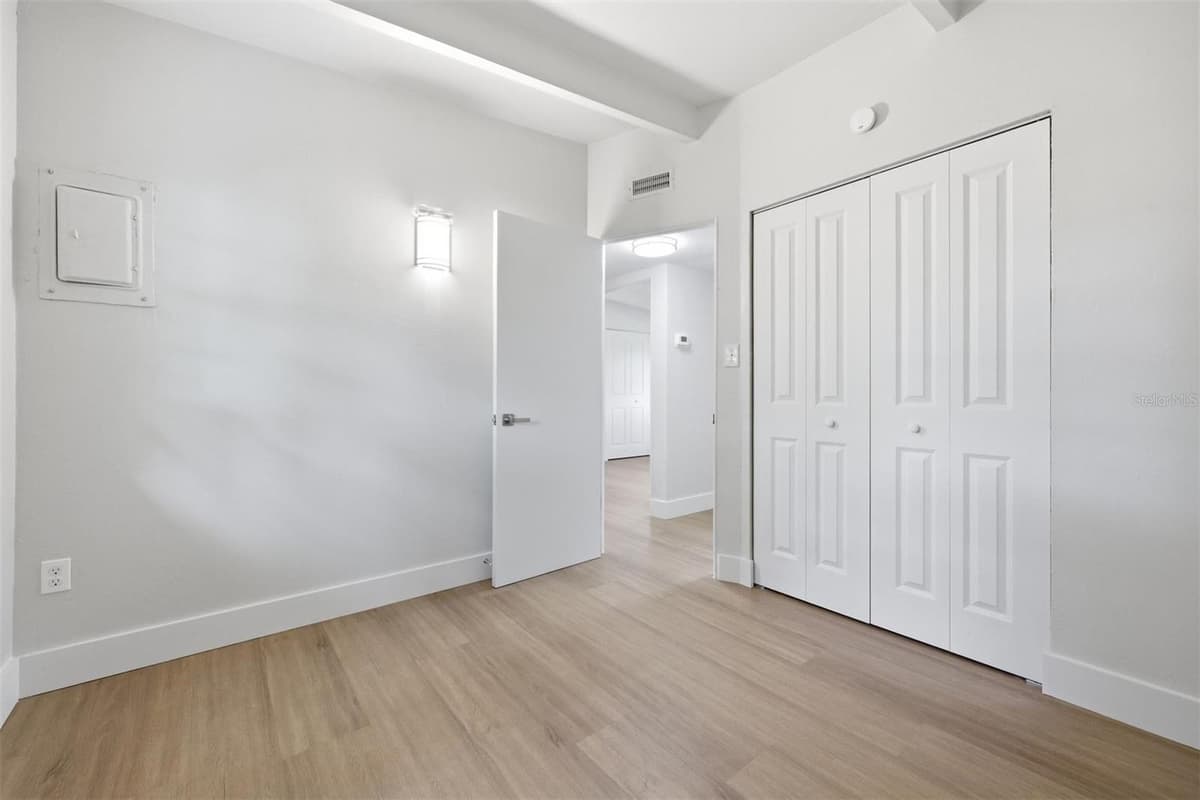 2832 11TH TERRACE — photo 18 of 51