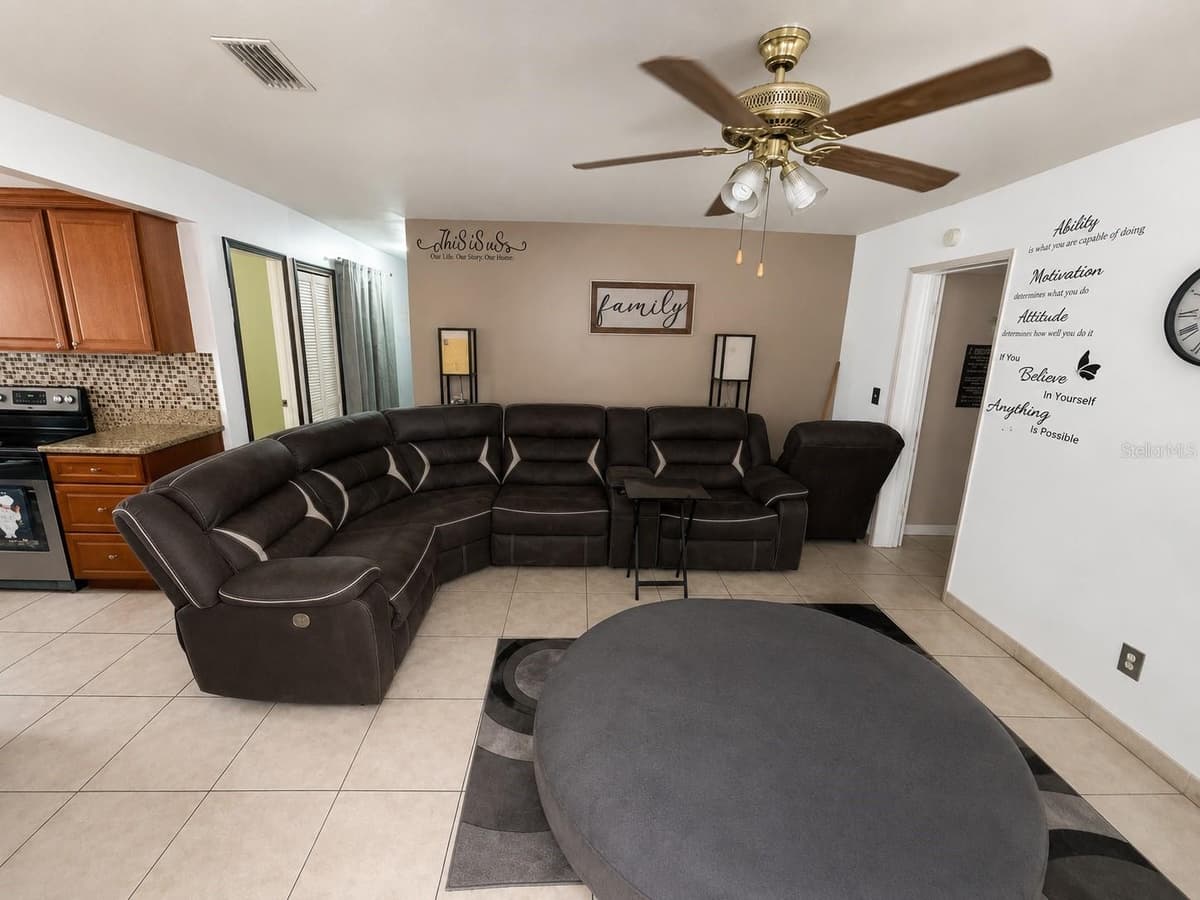 7507 CARACAS STREET — photo 4 of 16