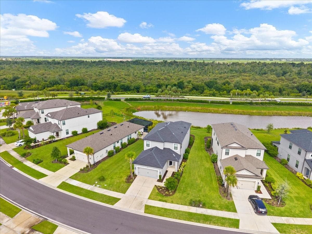9016 TEQUILA SUNRISE DRIVE — photo 2 of 69