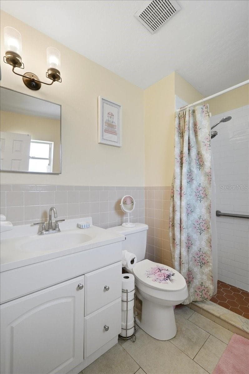 156 MANSEAU DRIVE — photo 26 of 46