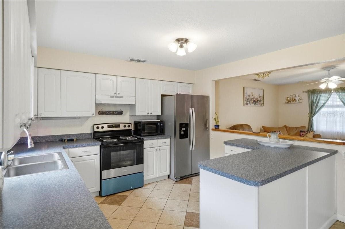 156 MANSEAU DRIVE — photo 15 of 46