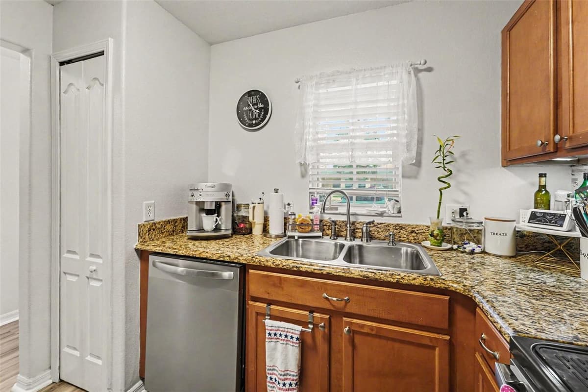6255 TIMBERLY LN — photo 12 of 28