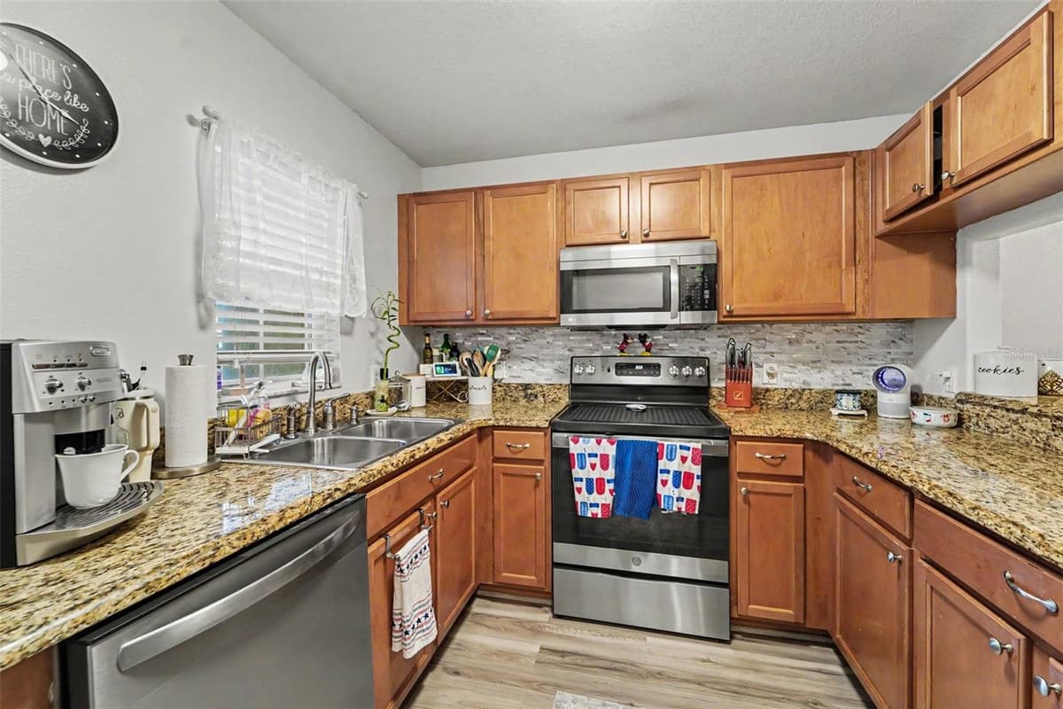 6255 TIMBERLY LN — photo 11 of 28