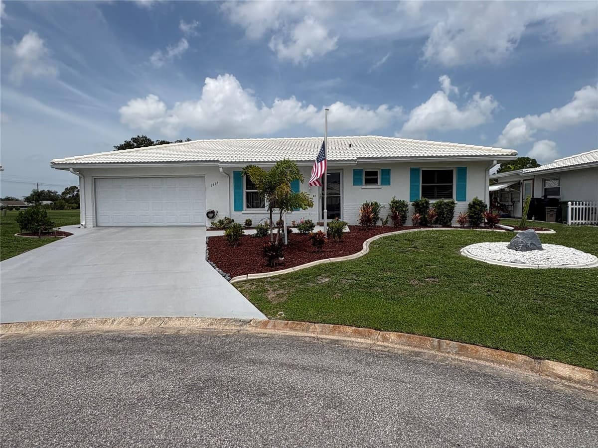 1612 ELMWOOD DRIVE — photo 1 of 44