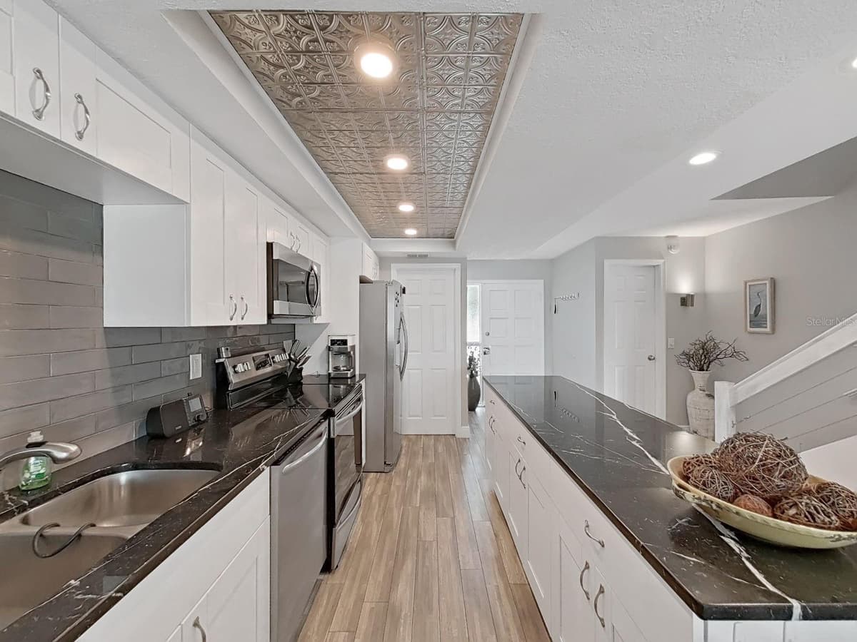 433 PAULA DRIVE — photo 13 of 43