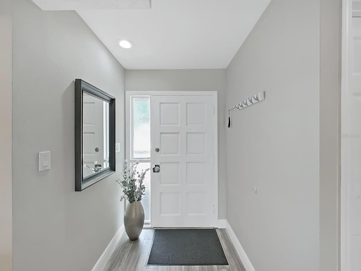 433 PAULA DRIVE — photo 4 of 43
