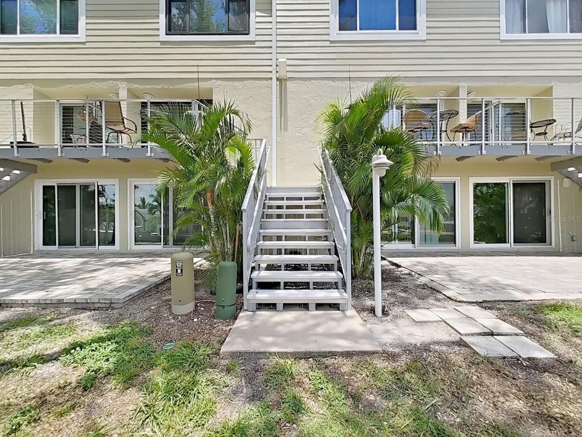 433 PAULA DRIVE — photo 41 of 43
