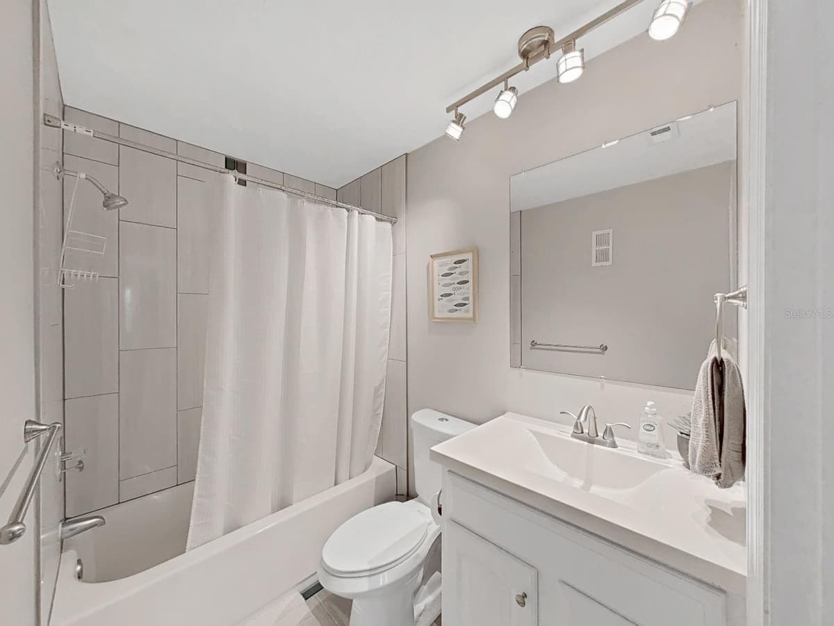 433 PAULA DRIVE — photo 34 of 43