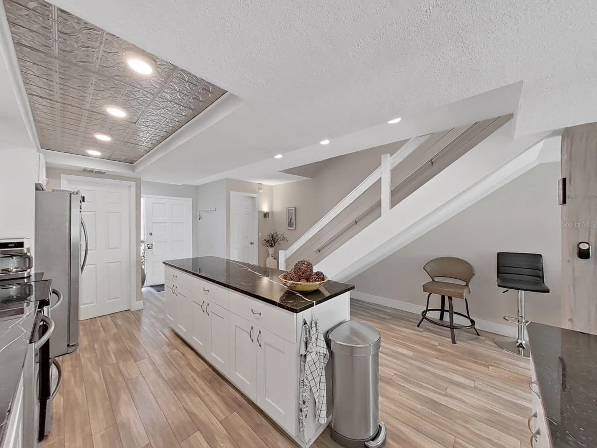 433 PAULA DRIVE — photo 12 of 43