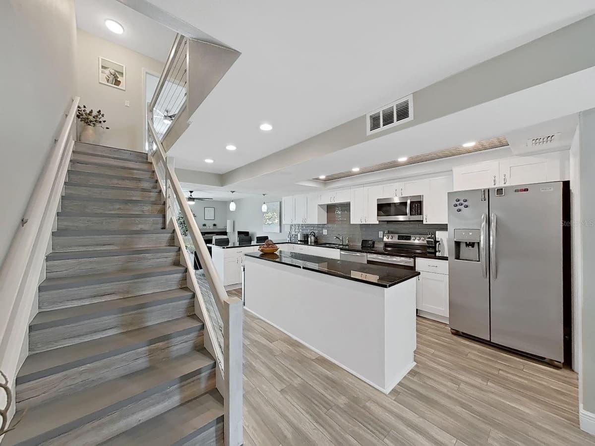 433 PAULA DRIVE — photo 9 of 43
