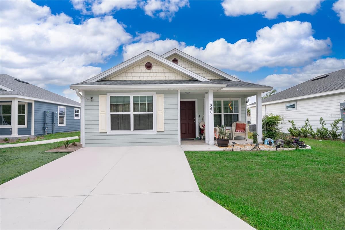 1360 COTTAGE CIRCLE — photo 1 of 23
