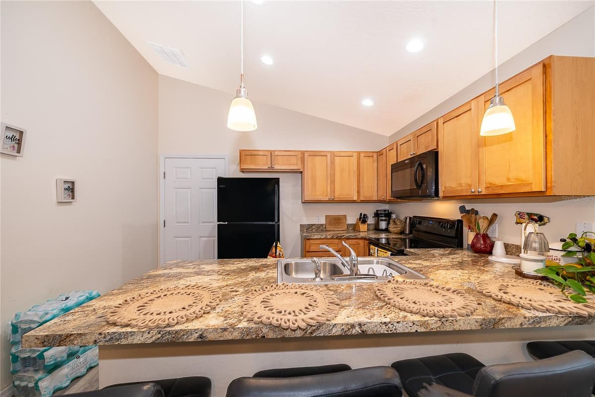 1360 COTTAGE CIRCLE — photo 8 of 23