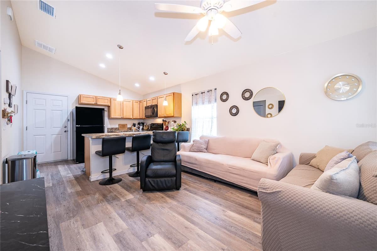 1360 COTTAGE CIRCLE — photo 4 of 23