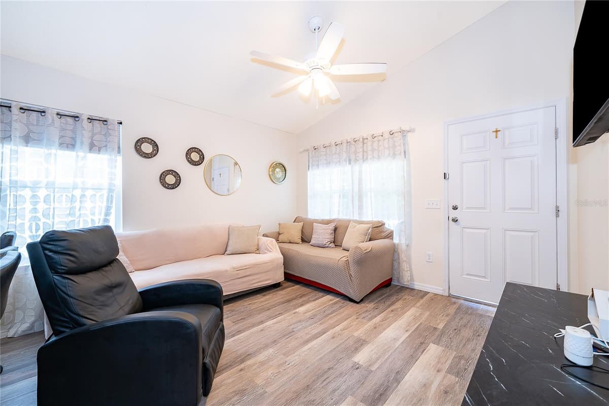 1360 COTTAGE CIRCLE — photo 6 of 23