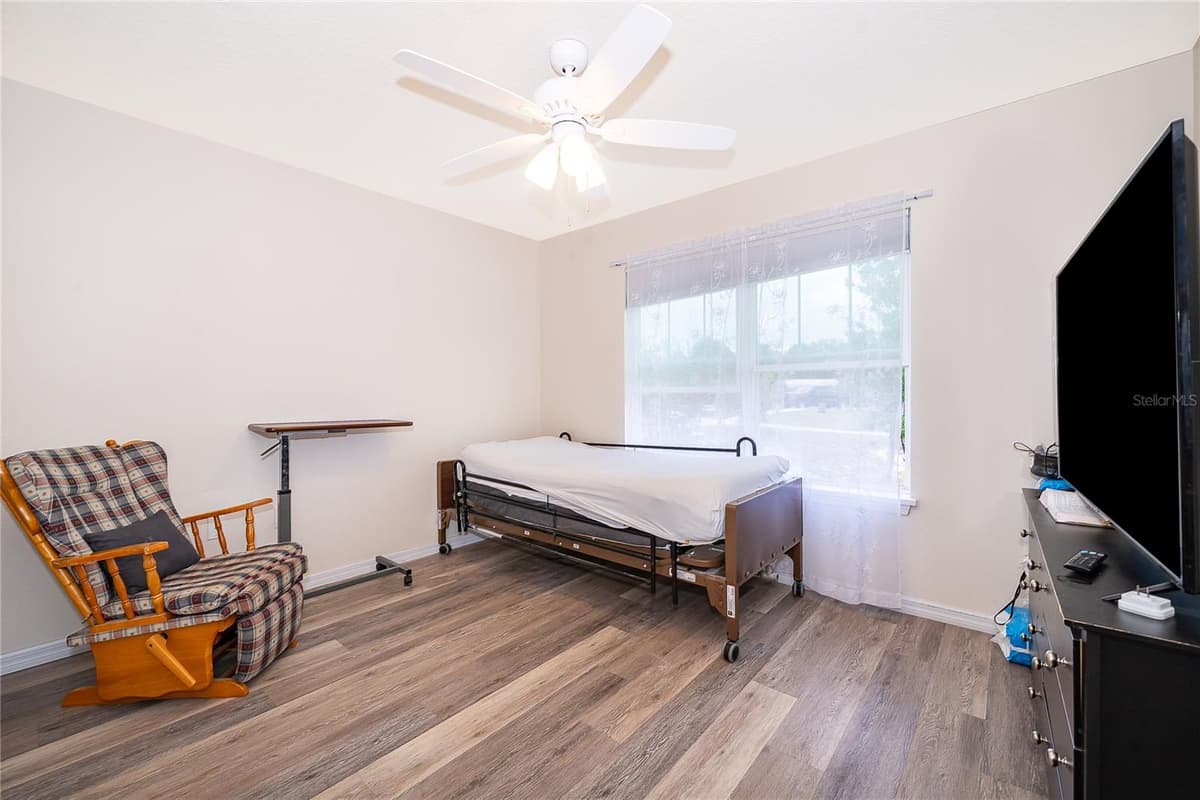 1360 COTTAGE CIRCLE — photo 10 of 23