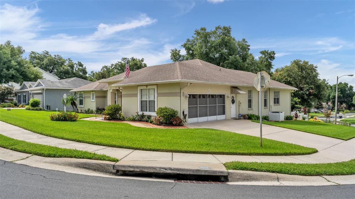 5539 BLOOMFIELD BOULEVARD — photo 8 of 71