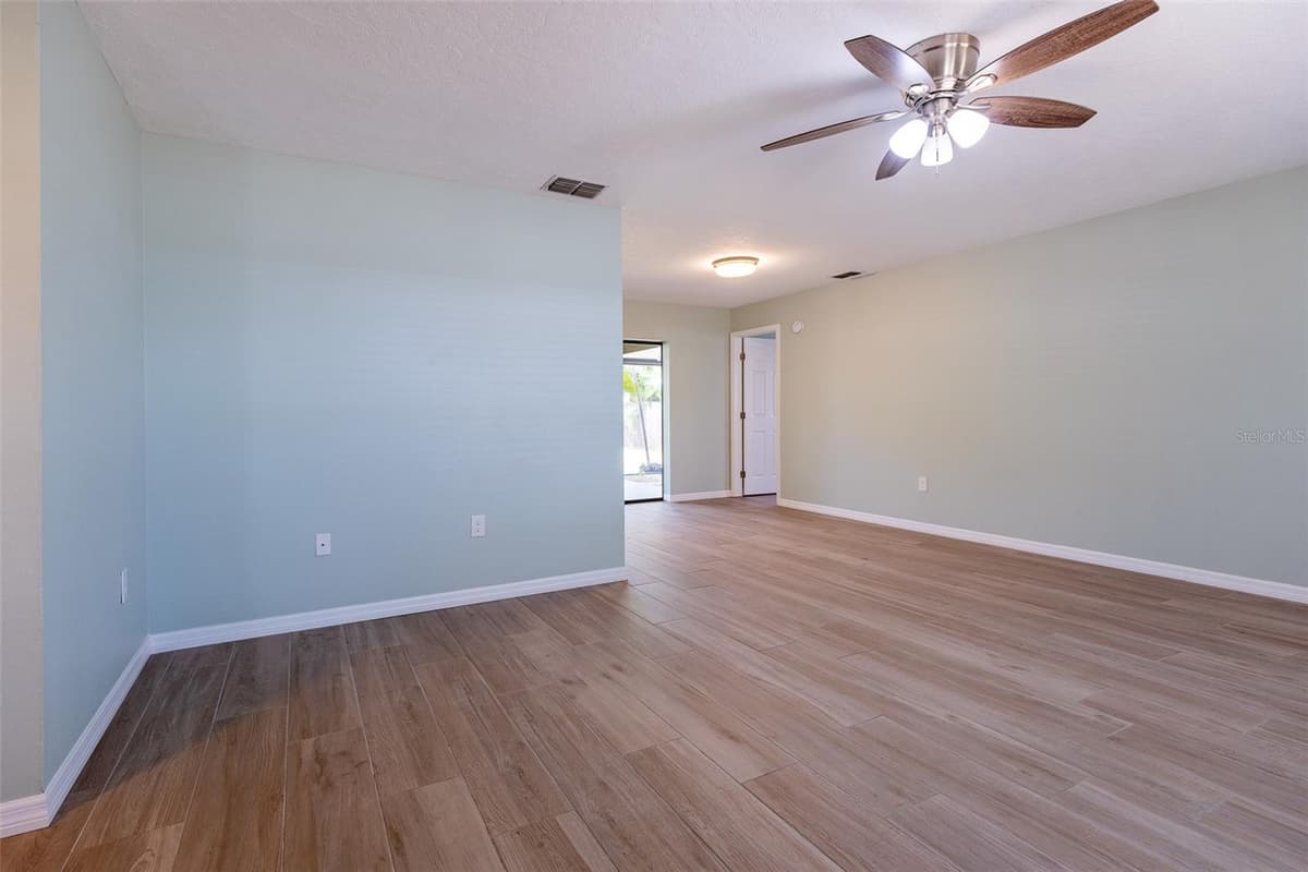 4005 17TH AVENUE — photo 13 of 40